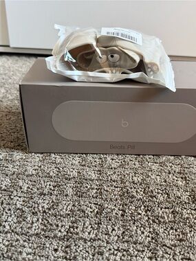 Beats Pill - Beats x Kim